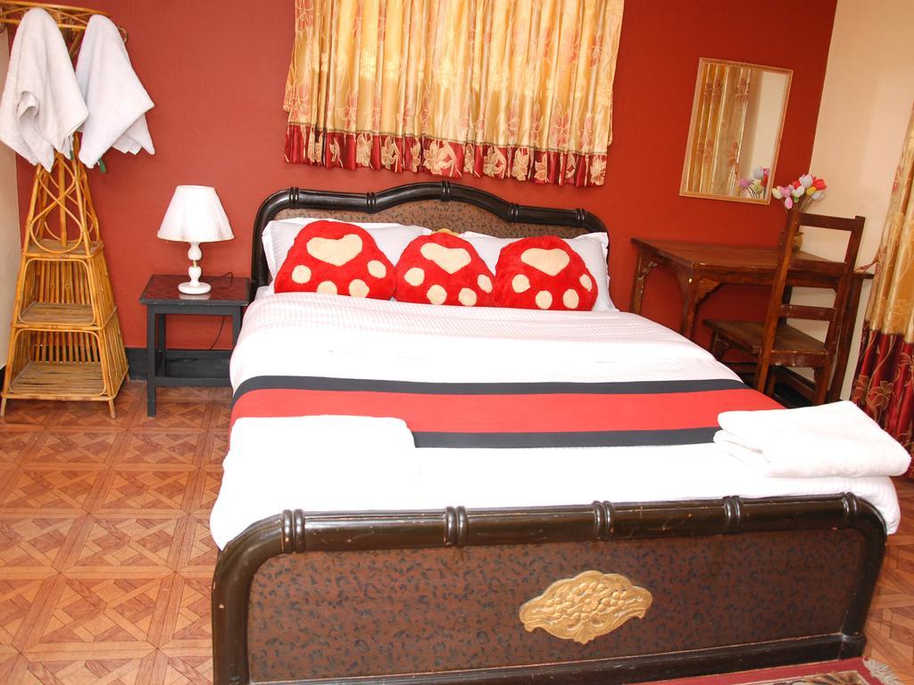 Elbrus Home Kathmandu Bagian luar foto