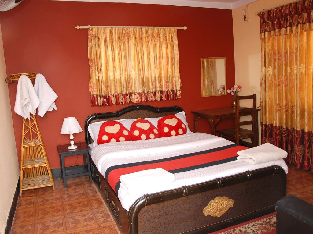 Elbrus Home Kathmandu Bagian luar foto